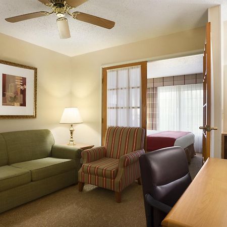 Country Inn & Suites By Radisson, Columbus Airport, Oh Bagian luar foto
