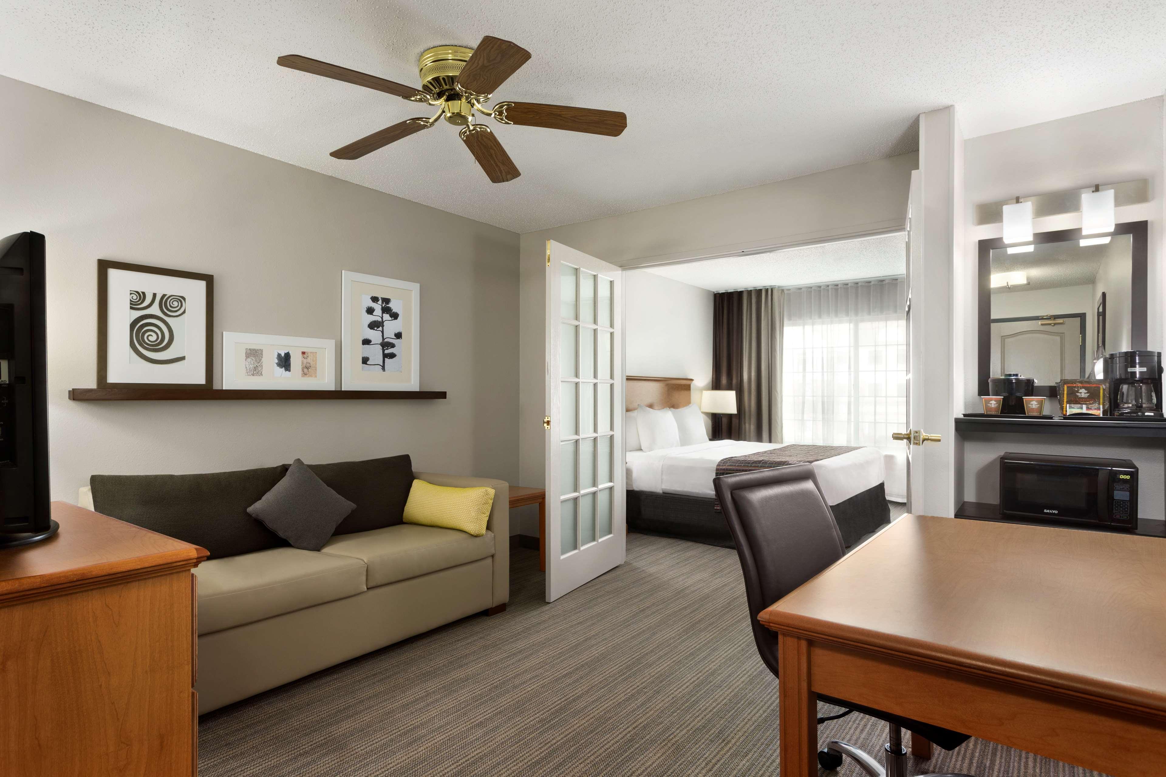 Country Inn & Suites By Radisson, Columbus Airport, Oh Bagian luar foto