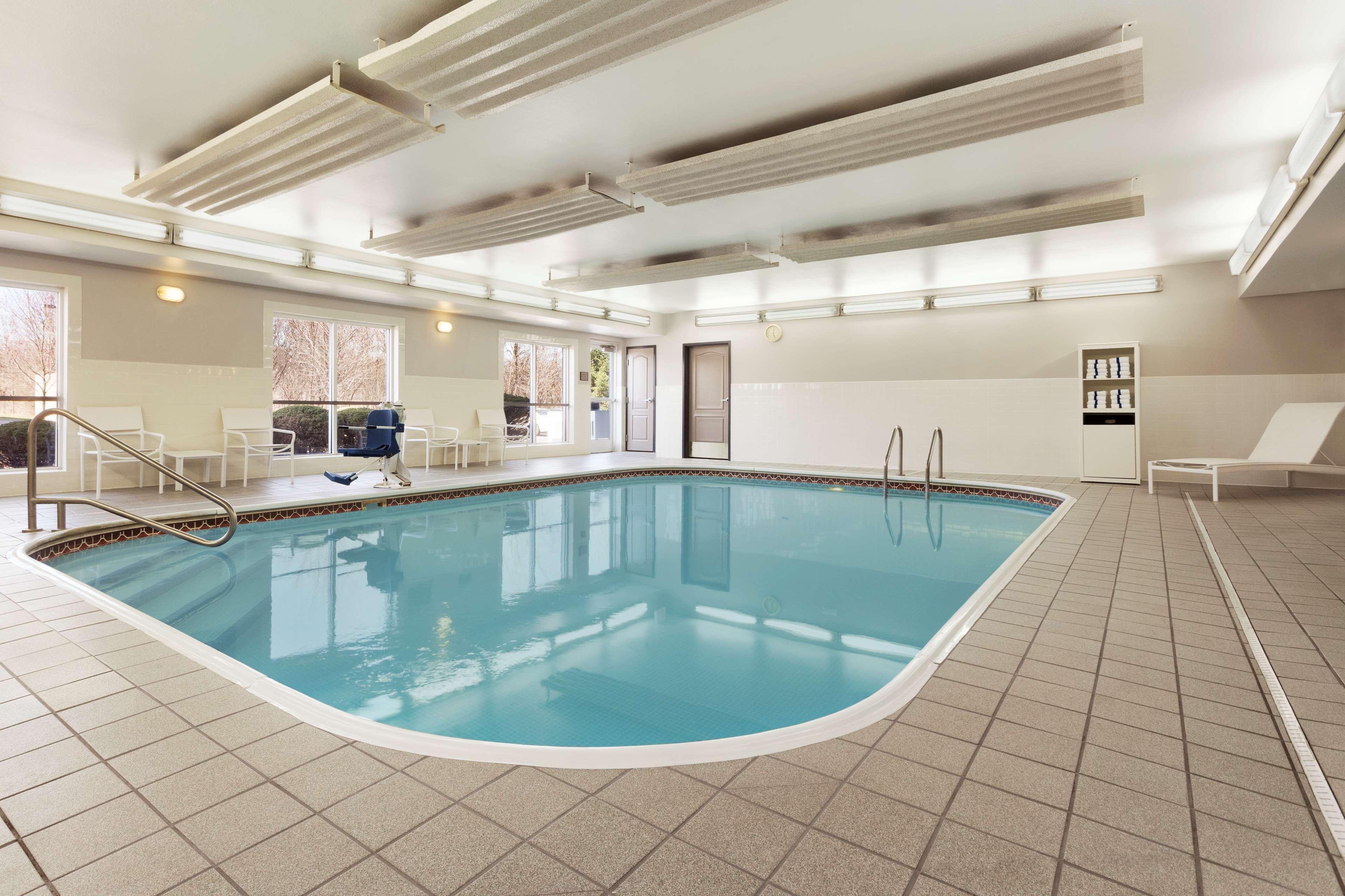 Country Inn & Suites By Radisson, Columbus Airport, Oh Bagian luar foto