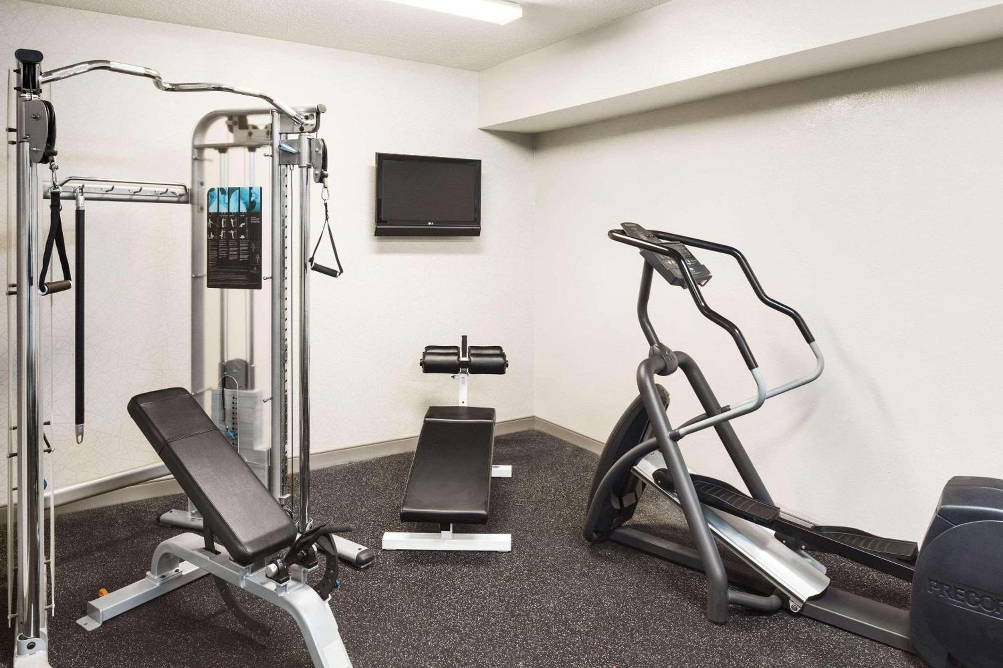 Country Inn & Suites By Radisson, Columbus Airport, Oh Bagian luar foto
